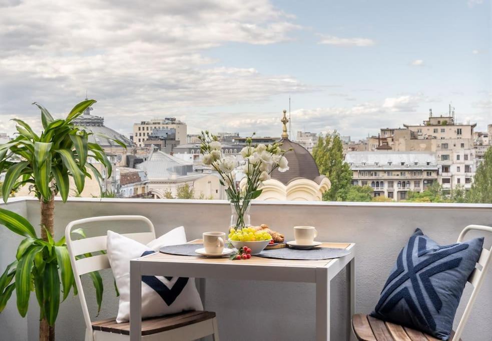 Stunning Views 2Br Midtown Flat - Charming Balcony Apartment Букурещ Екстериор снимка